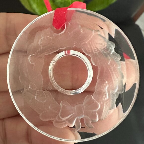 Marquis by Waterford Crystal Etched Wreath Ornament made in Germany - Picture 1 of 5